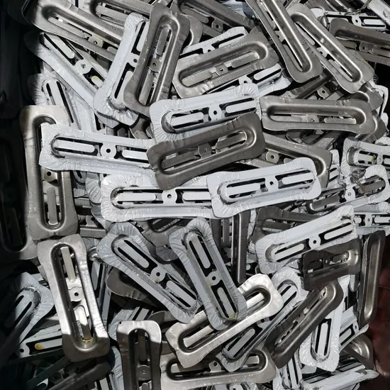 Профессиональный заводской OEM ODM штамповочный кронштейн из армированного сталью металлического U-образного кронштейна для полок